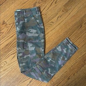 Anthropologie Camouflage Button Fly Cargo Pants 27 EUC